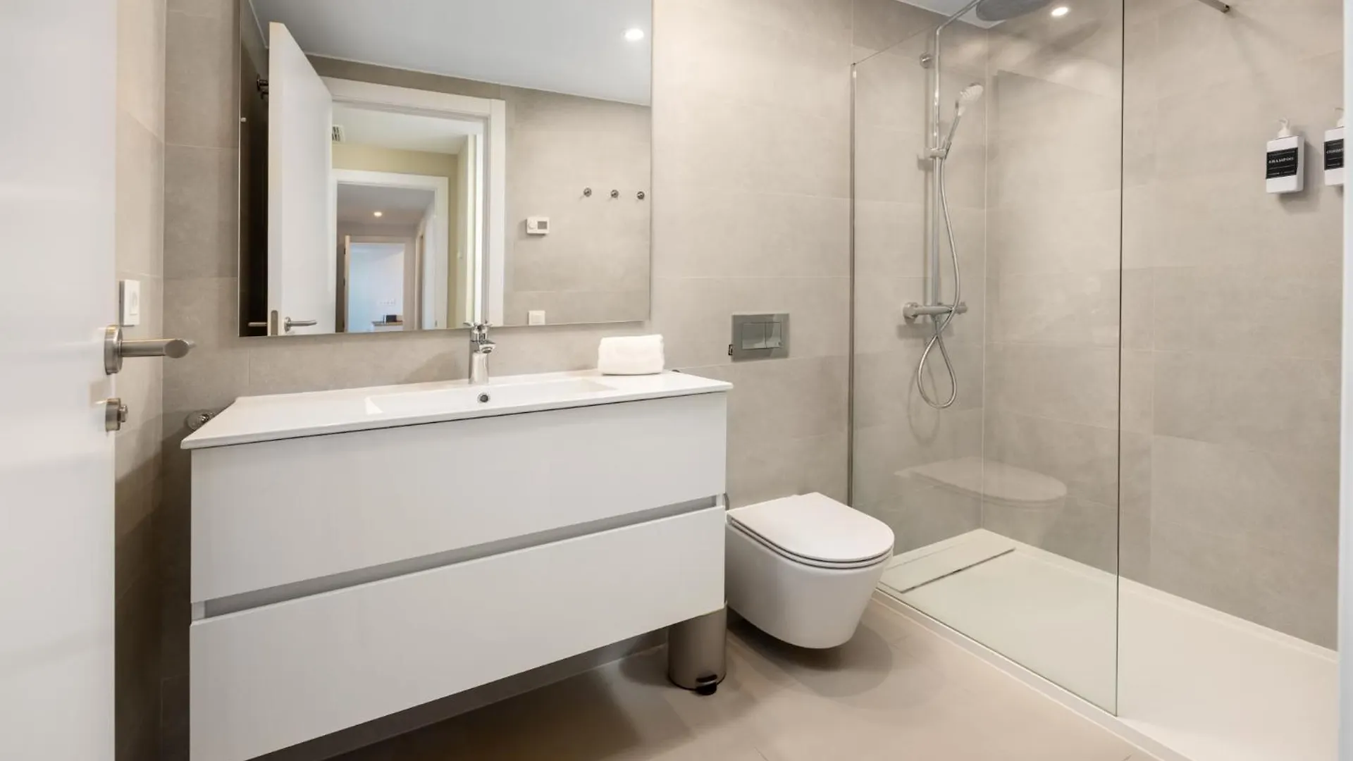 Luxury 3Bed-Apartment With Stunning Sea Views 린콘데라빅토리아 아파트